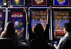 taraplay slot game interface showing colourful reel symbols on mobile screen